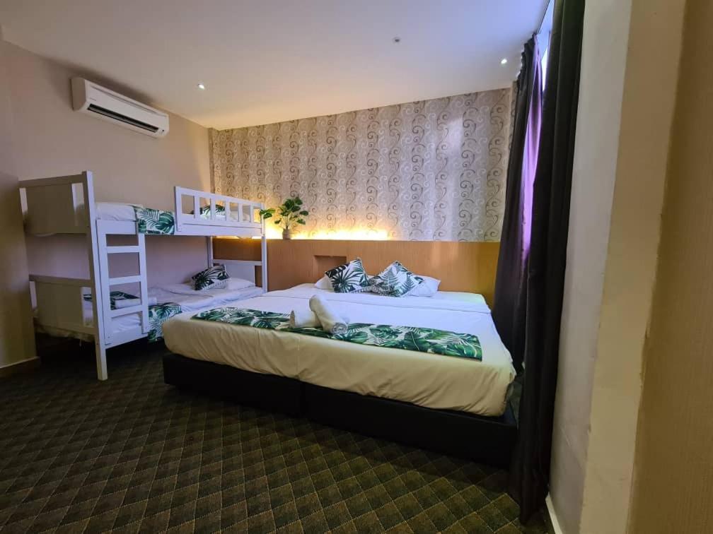 Grandeur Hotel And Spa Malacca ภายนอก รูปภาพ